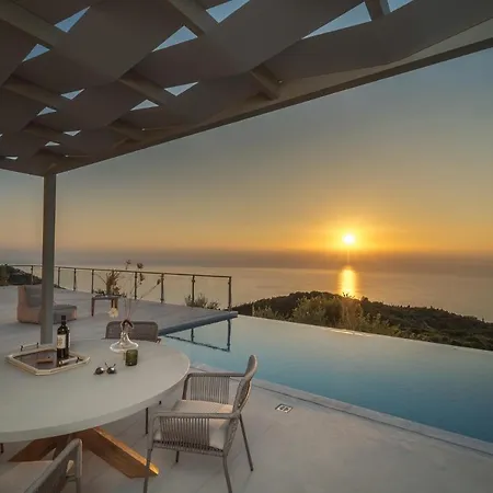 Villa Owl Drymon